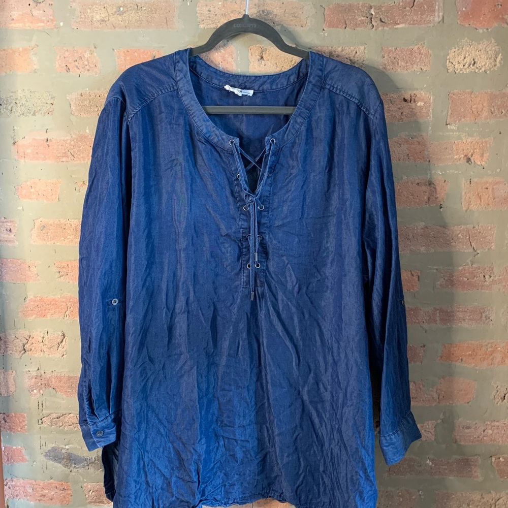 JANE AND DELANCEY > Lace Up Chambray Top